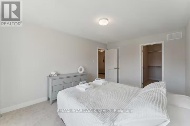 209 Anyolite Private, Ottawa, ON - Indoor Photo Showing Bedroom
