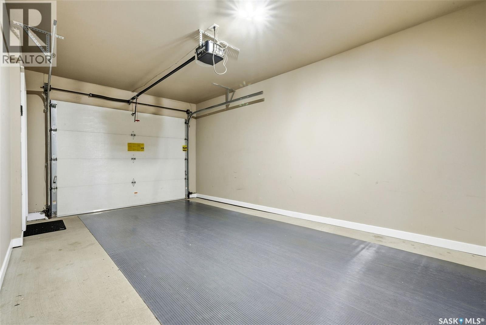 3826 Cormorant Drive E, Regina, SK - Indoor Photo Showing Garage