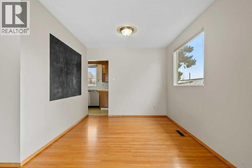 2719 Chalice Road Nw, Calgary, AB - Indoor Photo Showing Other Room