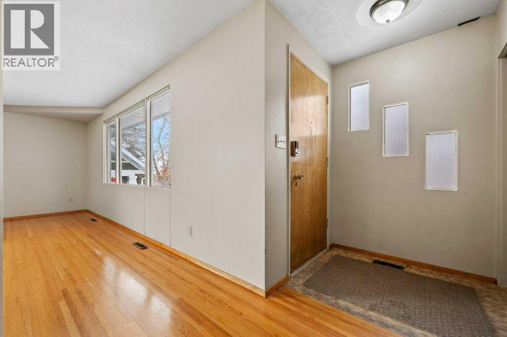 2719 Chalice Road Nw, Calgary, AB - Indoor Photo Showing Other Room