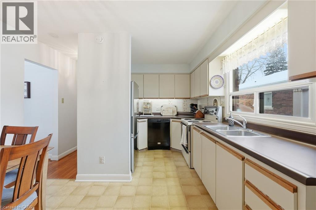 940 Brucedale Avenue E, Hamilton, ON - Indoor Photo Showing Kitchen With Double Sink