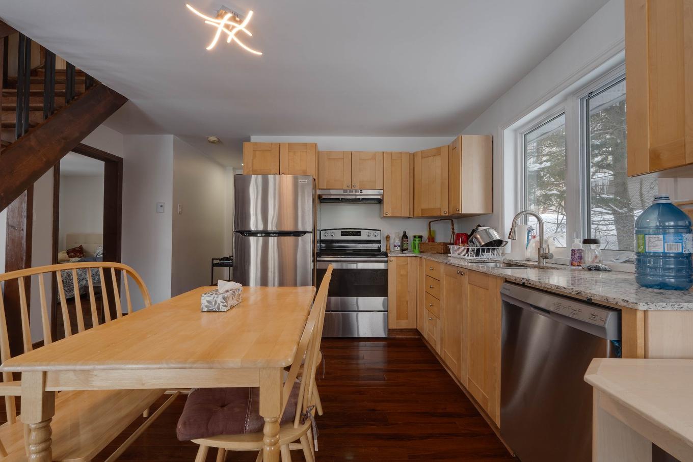 Cuisine - 264 Ch. Du Lac-Prévost, Saint-Sauveur, QC - Indoor Photo Showing Kitchen With Double Sink