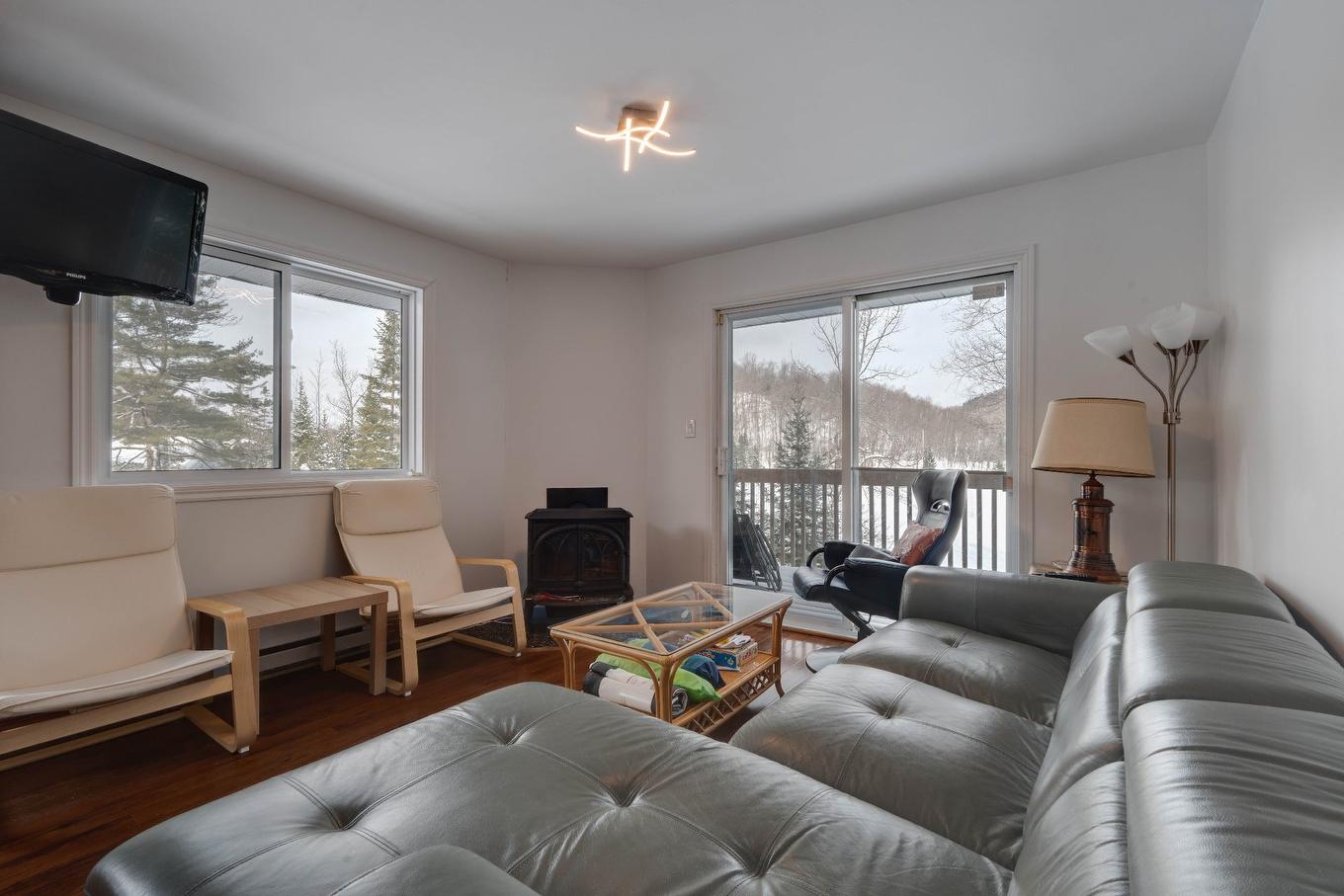 Salon - 264 Ch. Du Lac-Prévost, Saint-Sauveur, QC - Indoor Photo Showing Living Room