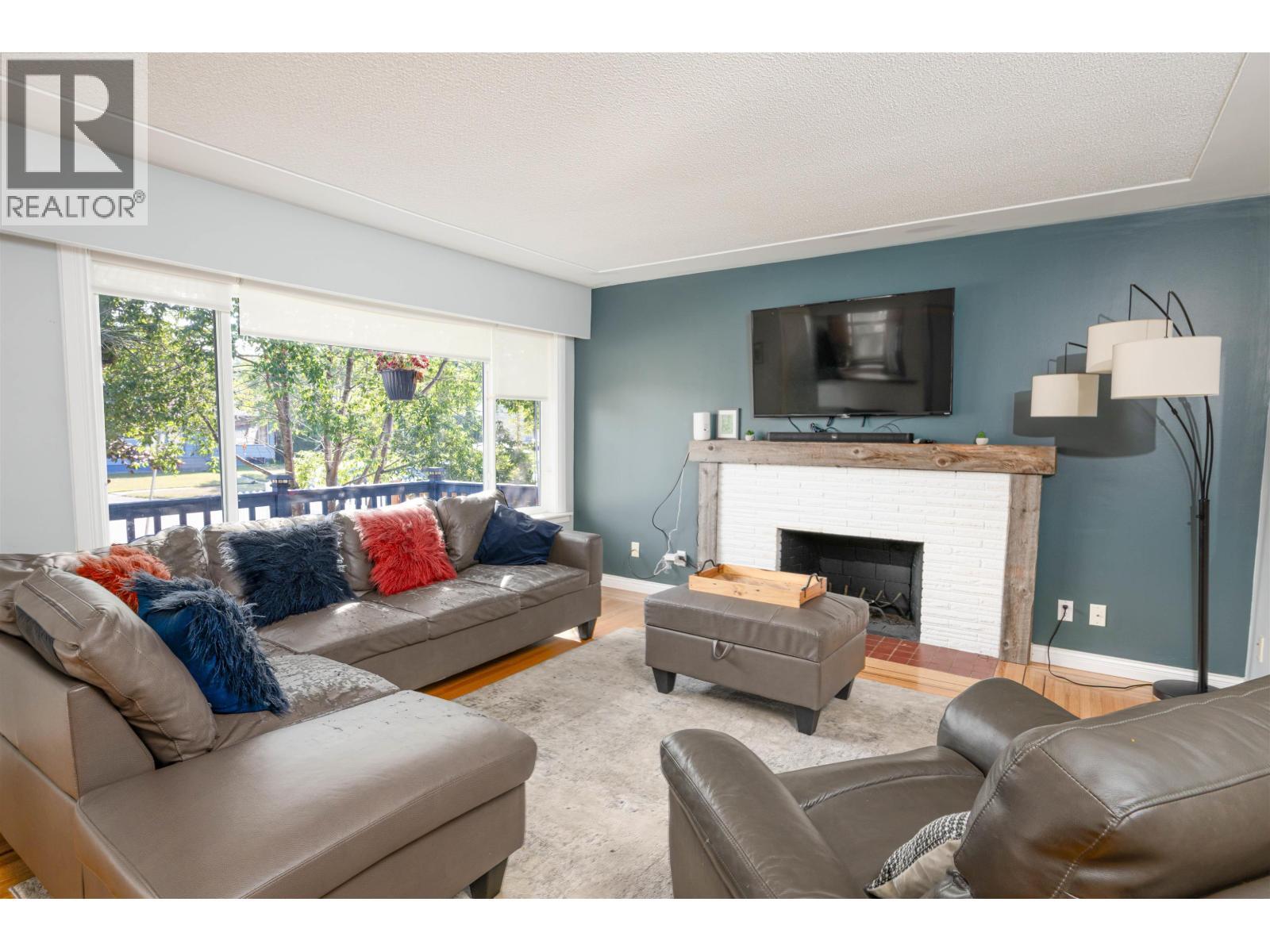 1601 Gorse Street, Prince George, BC - Indoor Photo Showing Living Room With Fireplace