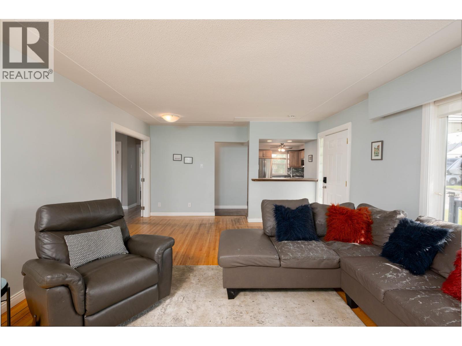 1601 Gorse Street, Prince George, BC - Indoor Photo Showing Living Room