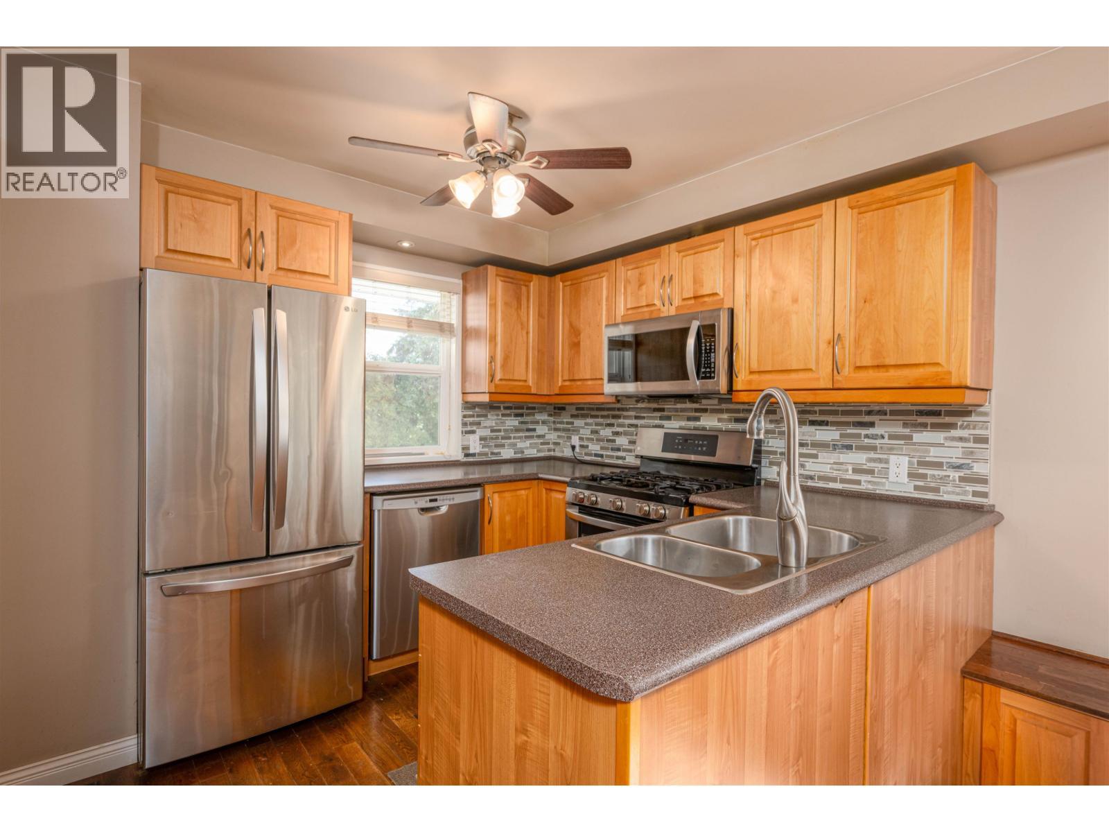 1601 Gorse Street, Prince George, BC - Indoor Photo Showing Kitchen With Double Sink