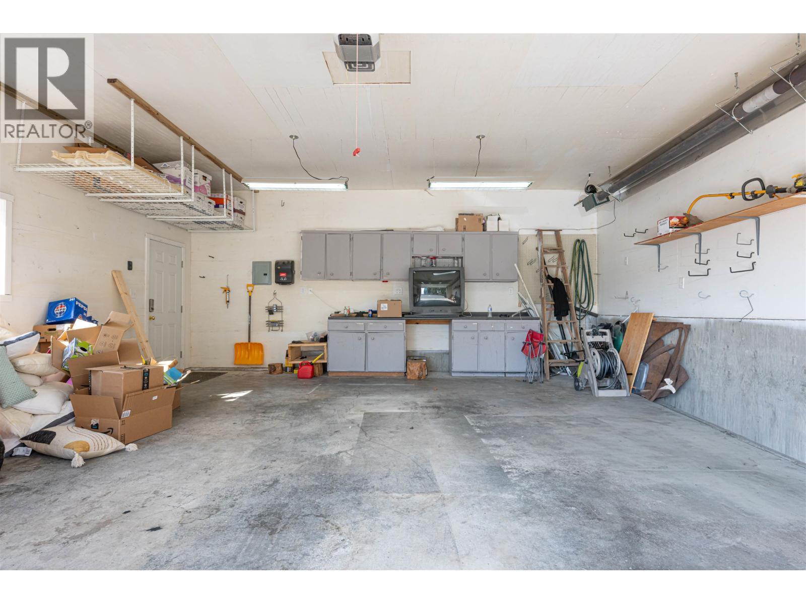 1601 Gorse Street, Prince George, BC - Indoor Photo Showing Garage