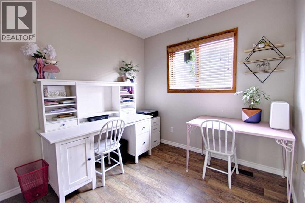 46 Heritage Crescent W, Lethbridge, AB - Indoor Photo Showing Office