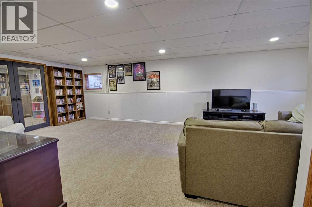 46 Heritage Crescent W, Lethbridge, AB - Indoor Photo Showing Basement