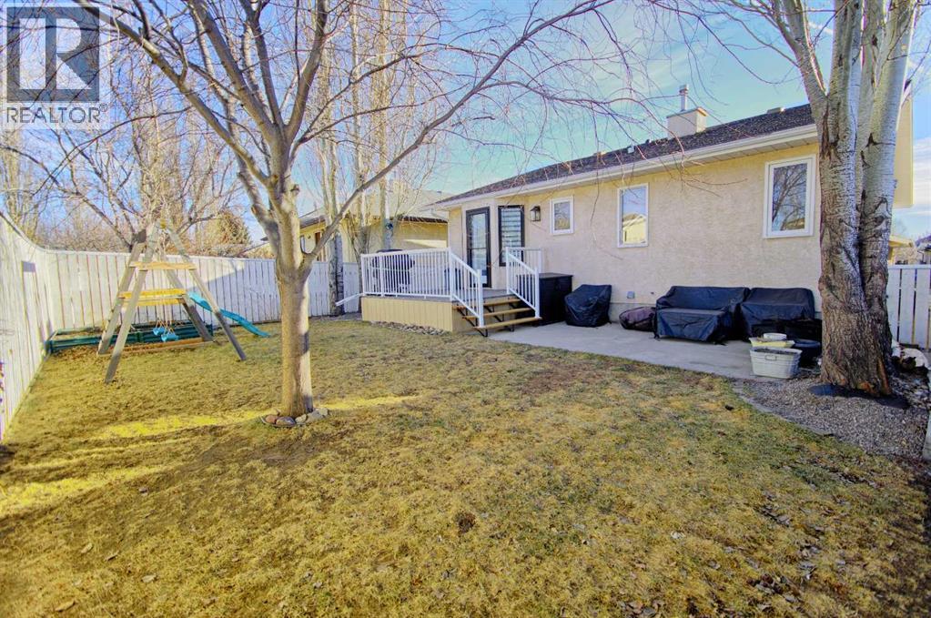 46 Heritage Crescent W, Lethbridge, AB - Outdoor