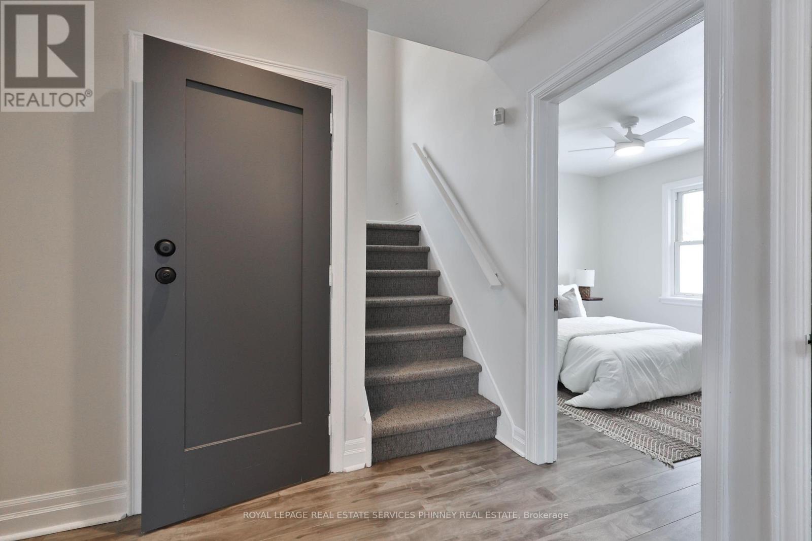 256 Walter Avenue S, Hamilton, ON - Indoor Photo Showing Other Room