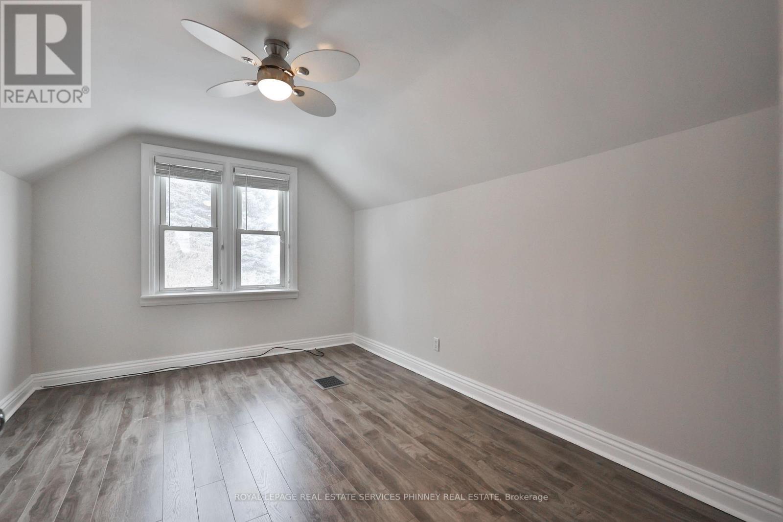 256 Walter Avenue S, Hamilton, ON - Indoor Photo Showing Other Room