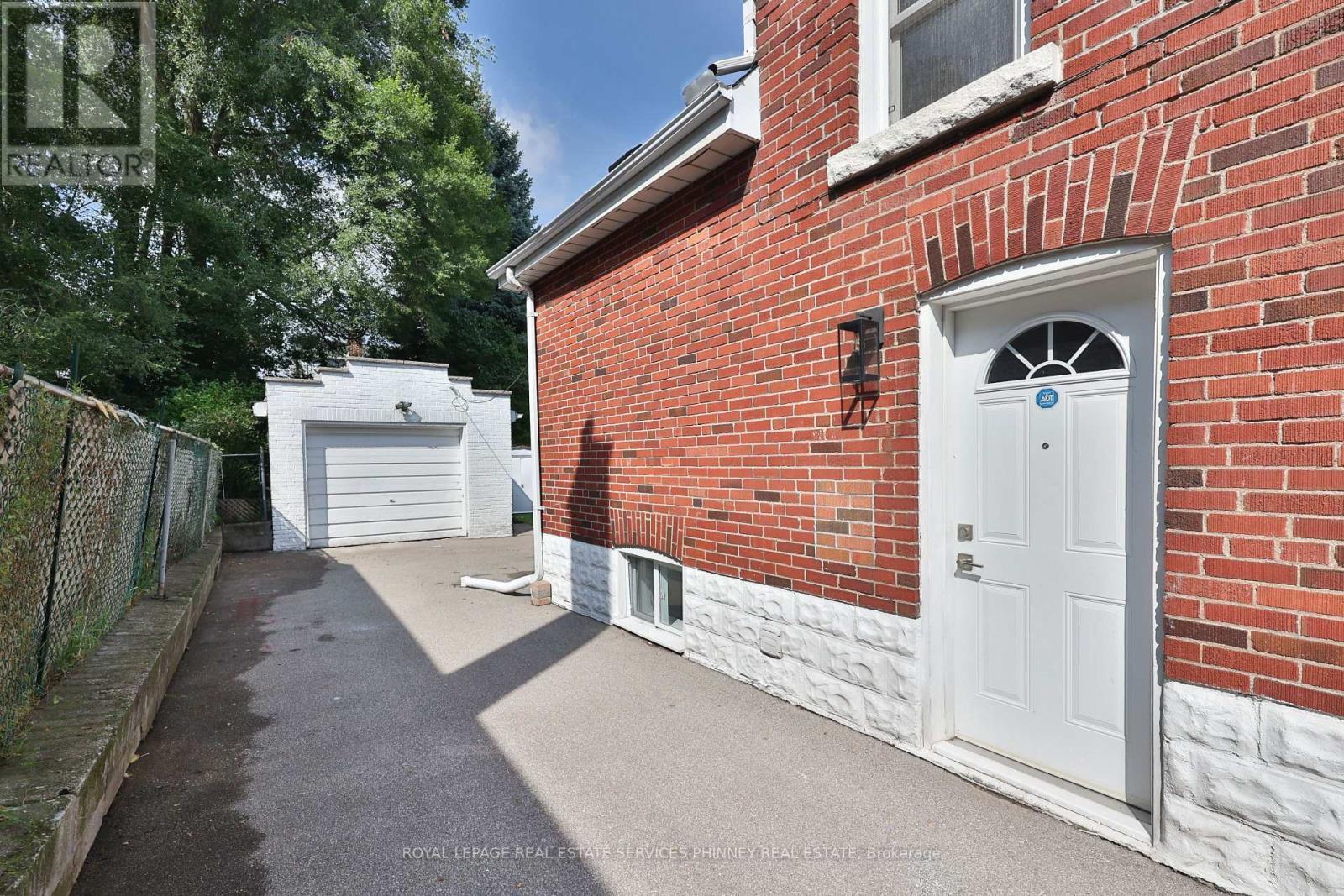 256 Walter Avenue S, Hamilton, ON - Outdoor With Exterior