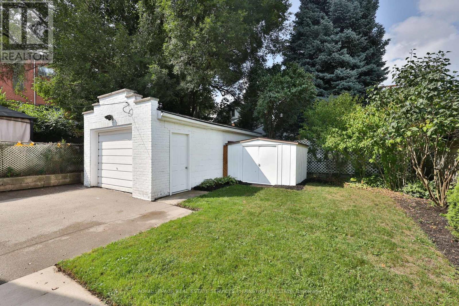 256 Walter Avenue S, Hamilton, ON - Outdoor