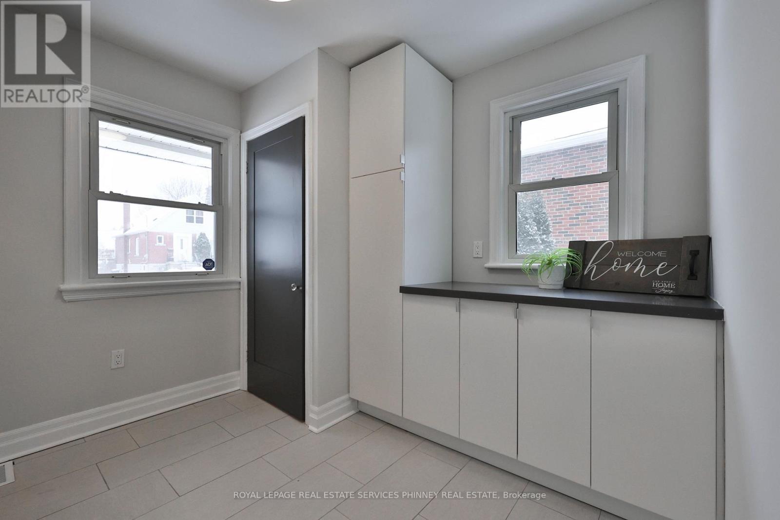 256 Walter Avenue S, Hamilton, ON - Indoor Photo Showing Other Room