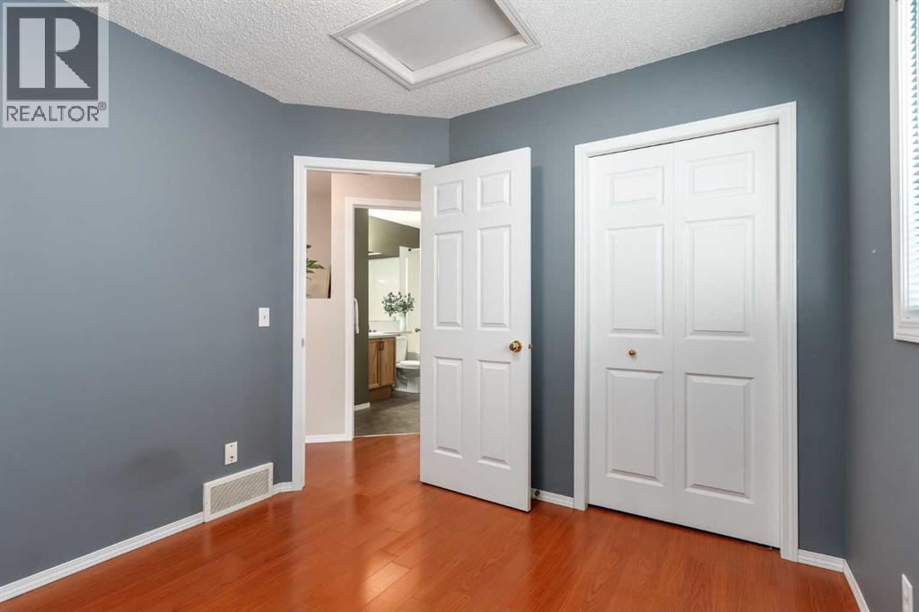 419 Coventry Road Ne, Calgary, AB - Indoor Photo Showing Other Room