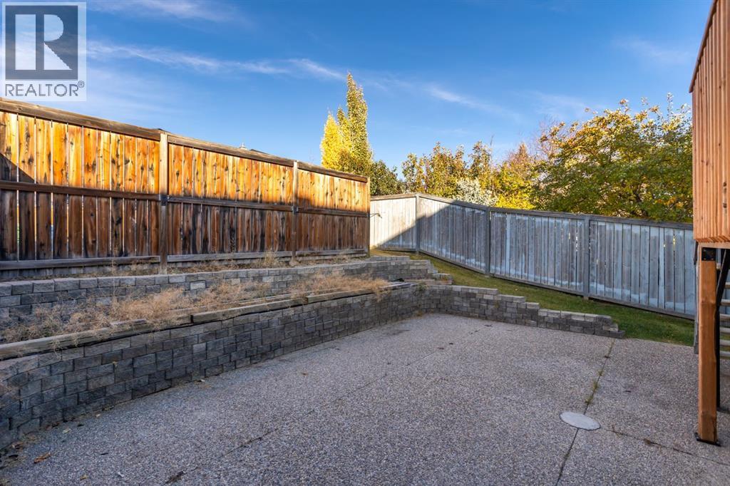 419 Coventry Road Ne, Calgary, AB - Outdoor