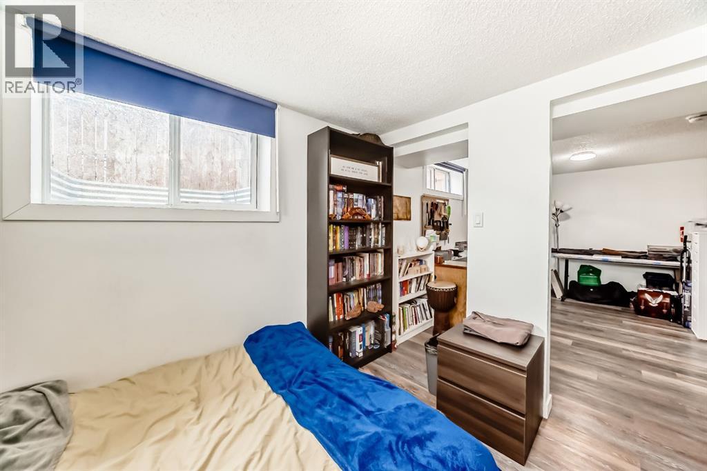 176 Hendon Drive Nw, Calgary, AB - Indoor