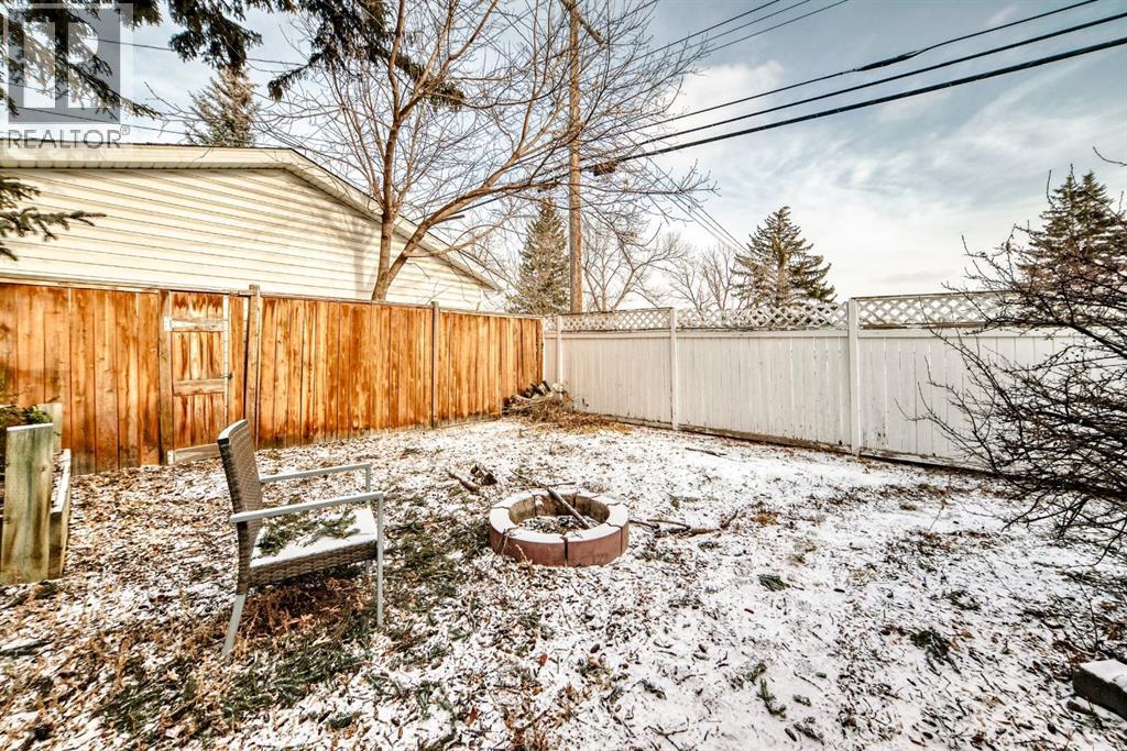 176 Hendon Drive Nw, Calgary, AB - Outdoor