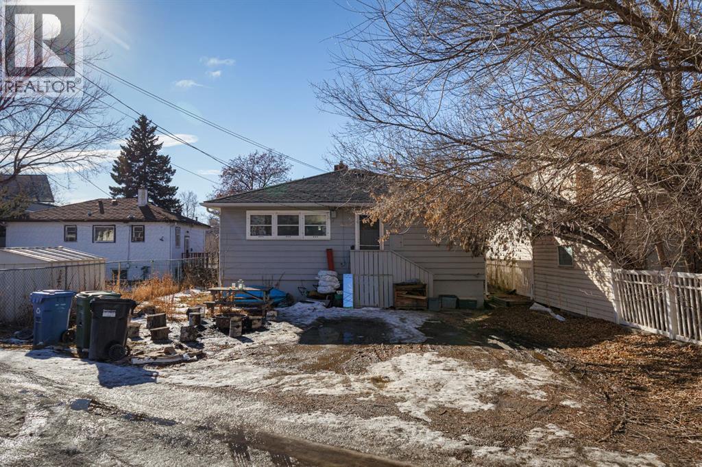 2824 Parkdale Boulevard Nw, Calgary, AB - Outdoor