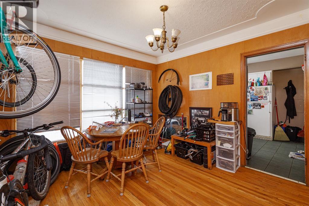 2824 Parkdale Boulevard Nw, Calgary, AB - Indoor