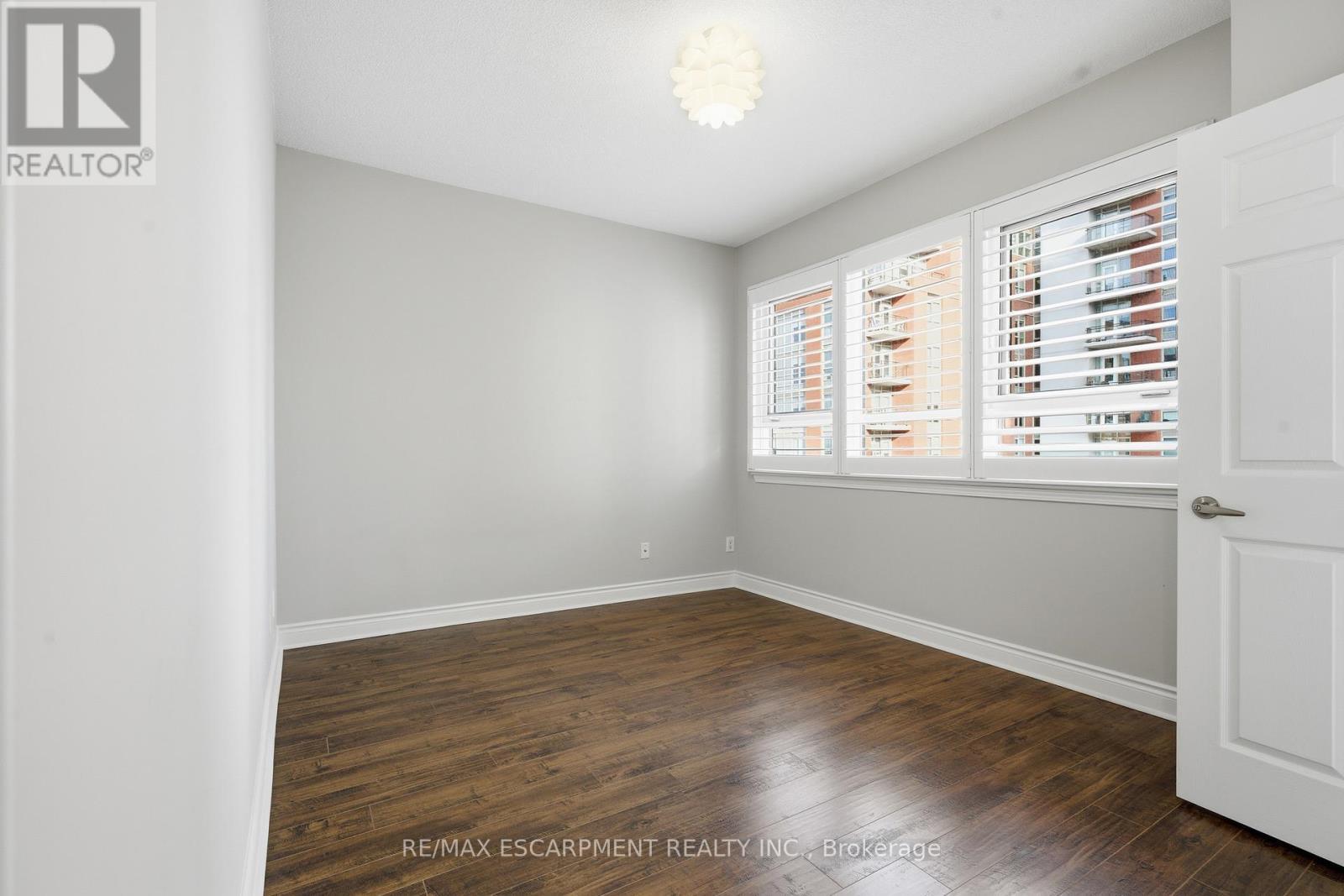 610 - 399 Elizabeth Street, Burlington, ON - Indoor Photo Showing Other Room