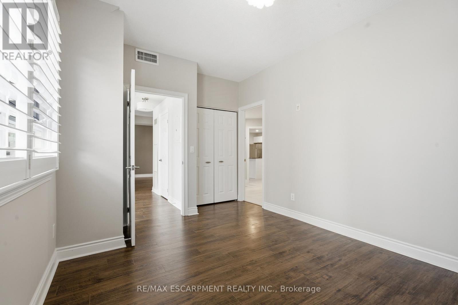 610 - 399 Elizabeth Street, Burlington, ON - Indoor Photo Showing Other Room