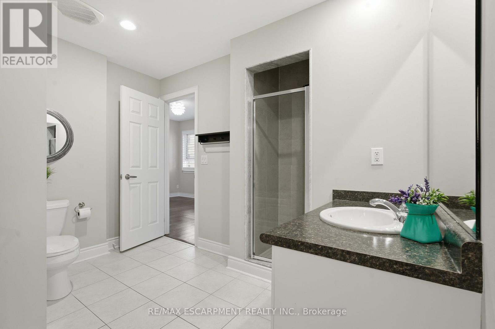 610 - 399 Elizabeth Street, Burlington, ON - Indoor Photo Showing Bathroom
