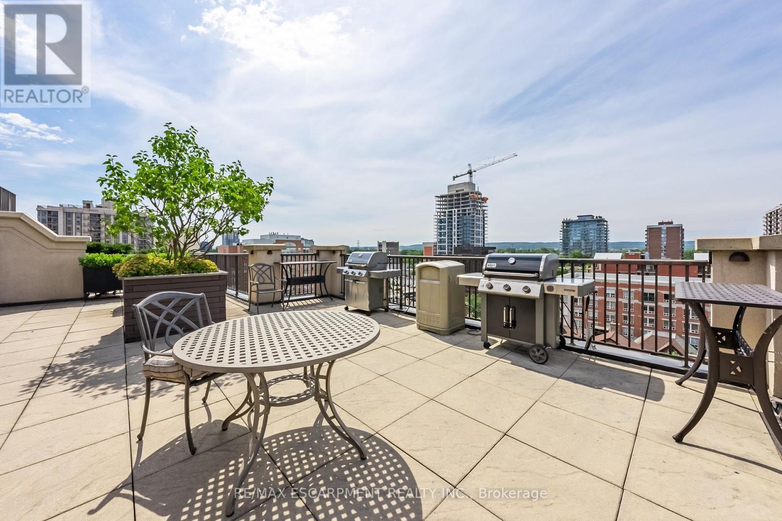610 - 399 Elizabeth Street, Burlington, ON - Outdoor