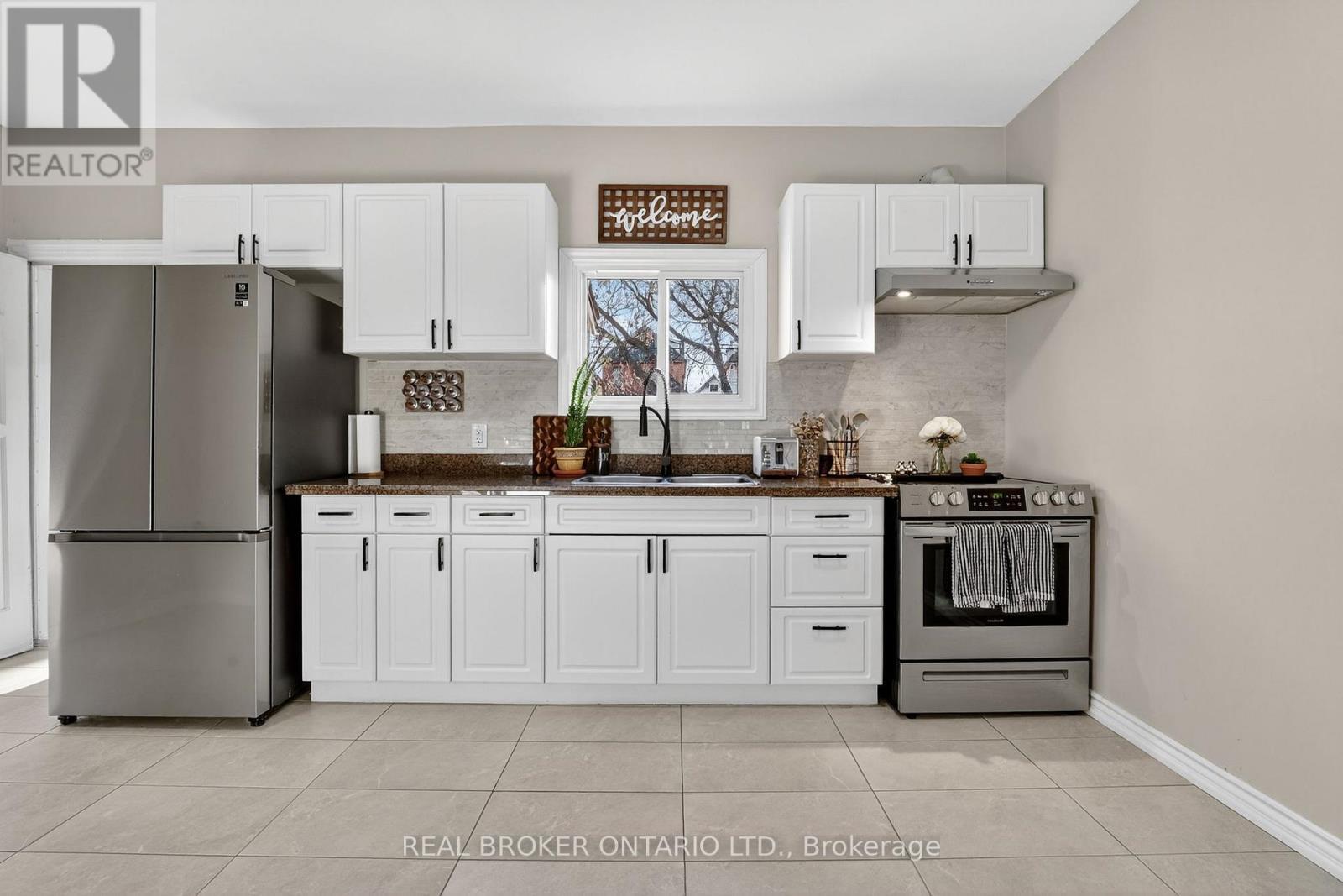 56 Francis Street, Hamilton, ON - Indoor Photo Showing Kitchen With Double Sink