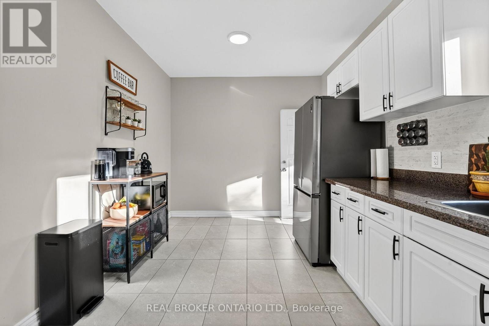 56 Francis Street, Hamilton, ON - Indoor Photo Showing Kitchen