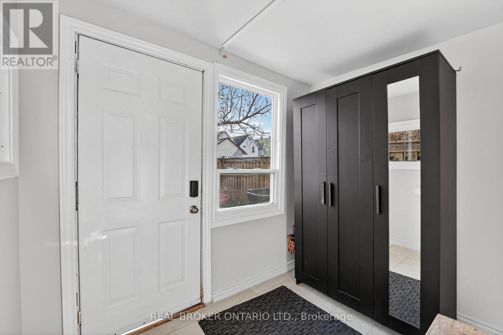 56 Francis Street, Hamilton, ON - Indoor Photo Showing Other Room