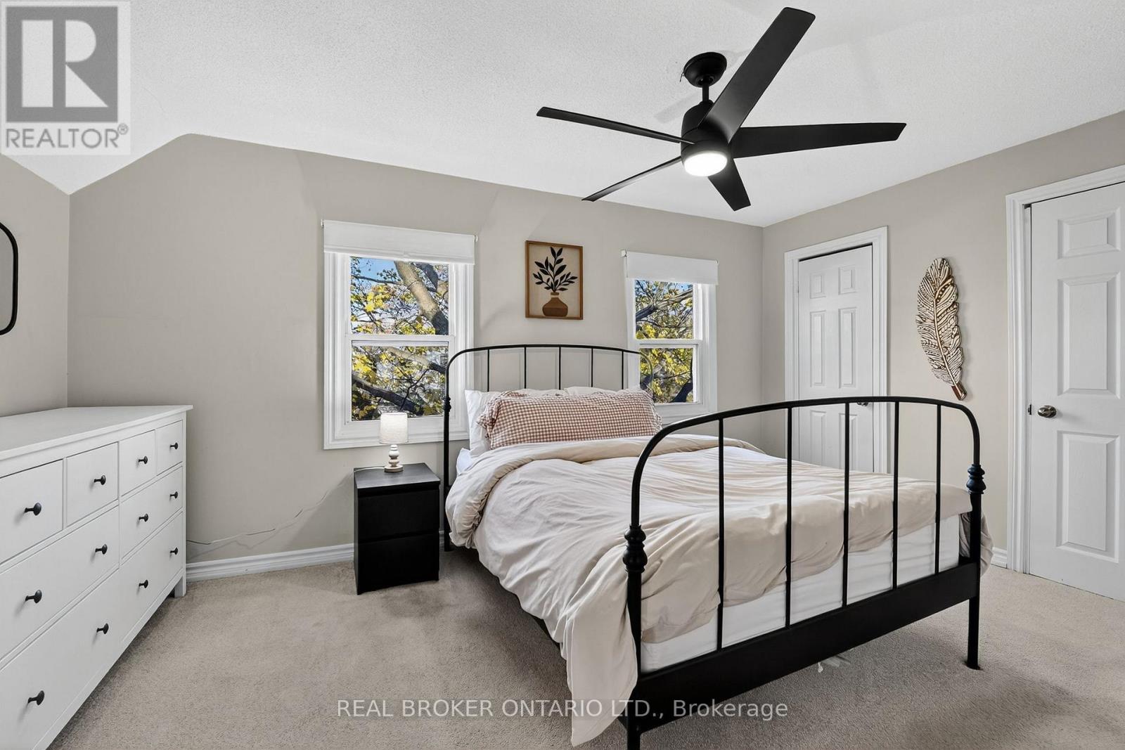 56 Francis Street, Hamilton, ON - Indoor Photo Showing Bedroom