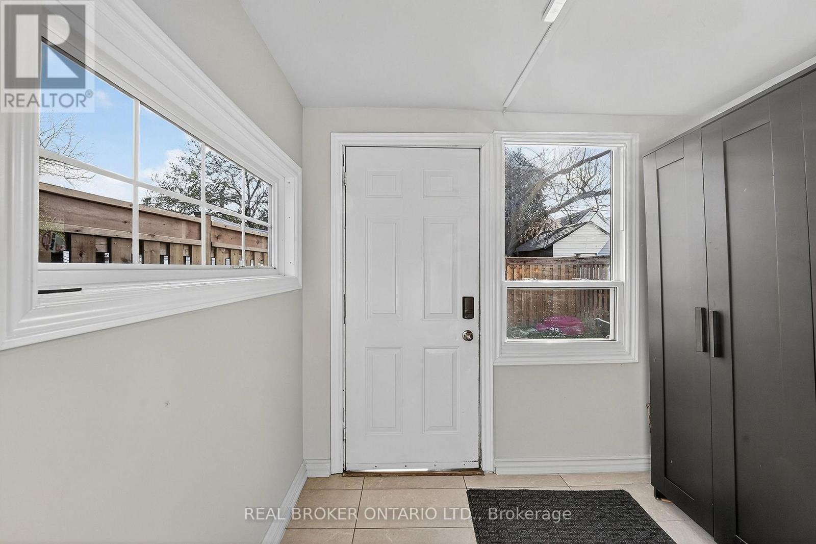 56 Francis Street, Hamilton, ON - Indoor Photo Showing Other Room