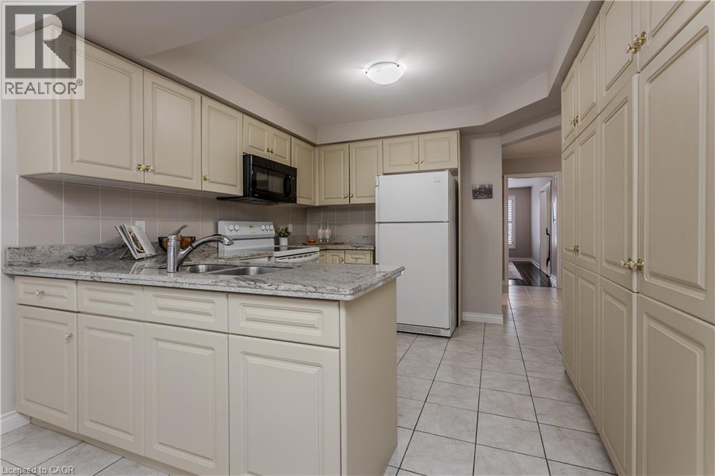 1146 Augustus Drive, Burlington, ON - Indoor Photo Showing Kitchen