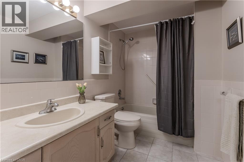1146 Augustus Drive, Burlington, ON - Indoor Photo Showing Bathroom