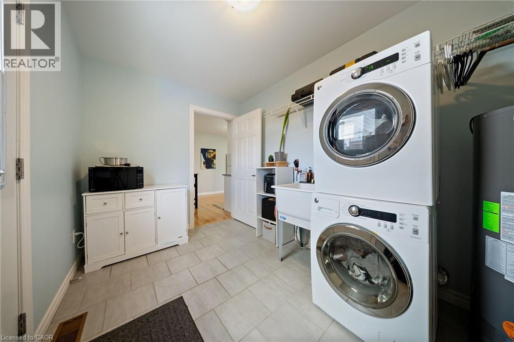 435 Waverly Street, Hamilton, ON - Indoor Photo Showing Laundry Room