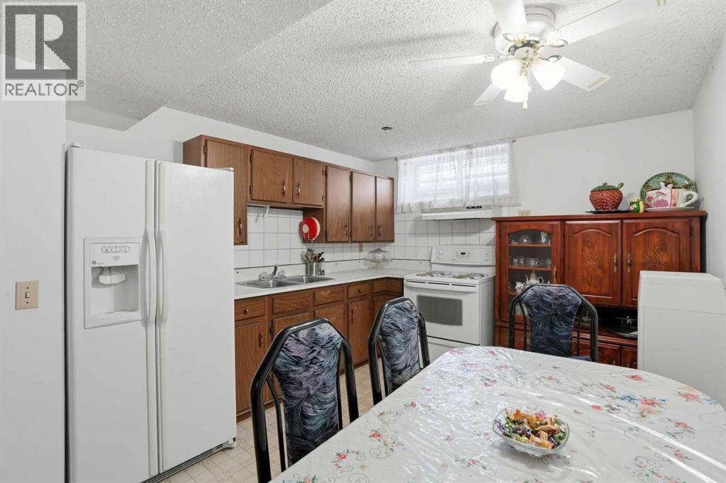 5224 5 Avenue Se, Calgary, AB - Indoor