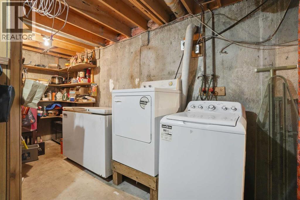 5224 5 Avenue Se, Calgary, AB - Indoor Photo Showing Laundry Room