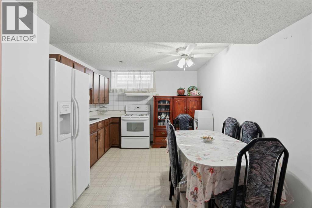 5224 5 Avenue Se, Calgary, AB - Indoor