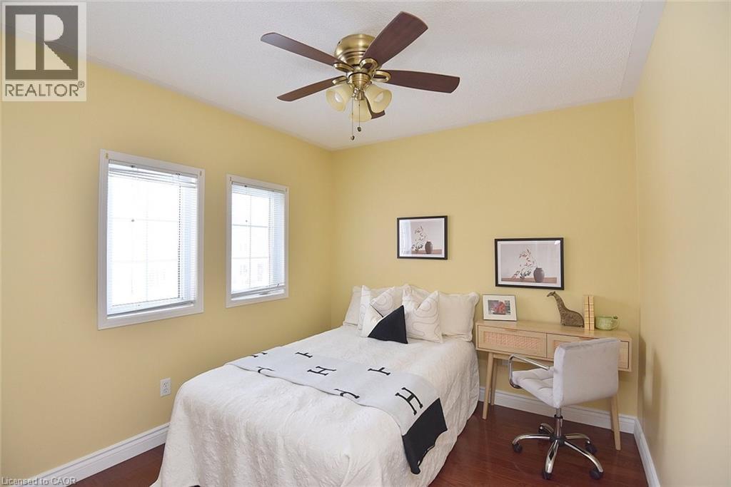 2258 Empire Crescent, Burlington, ON - Indoor Photo Showing Bedroom