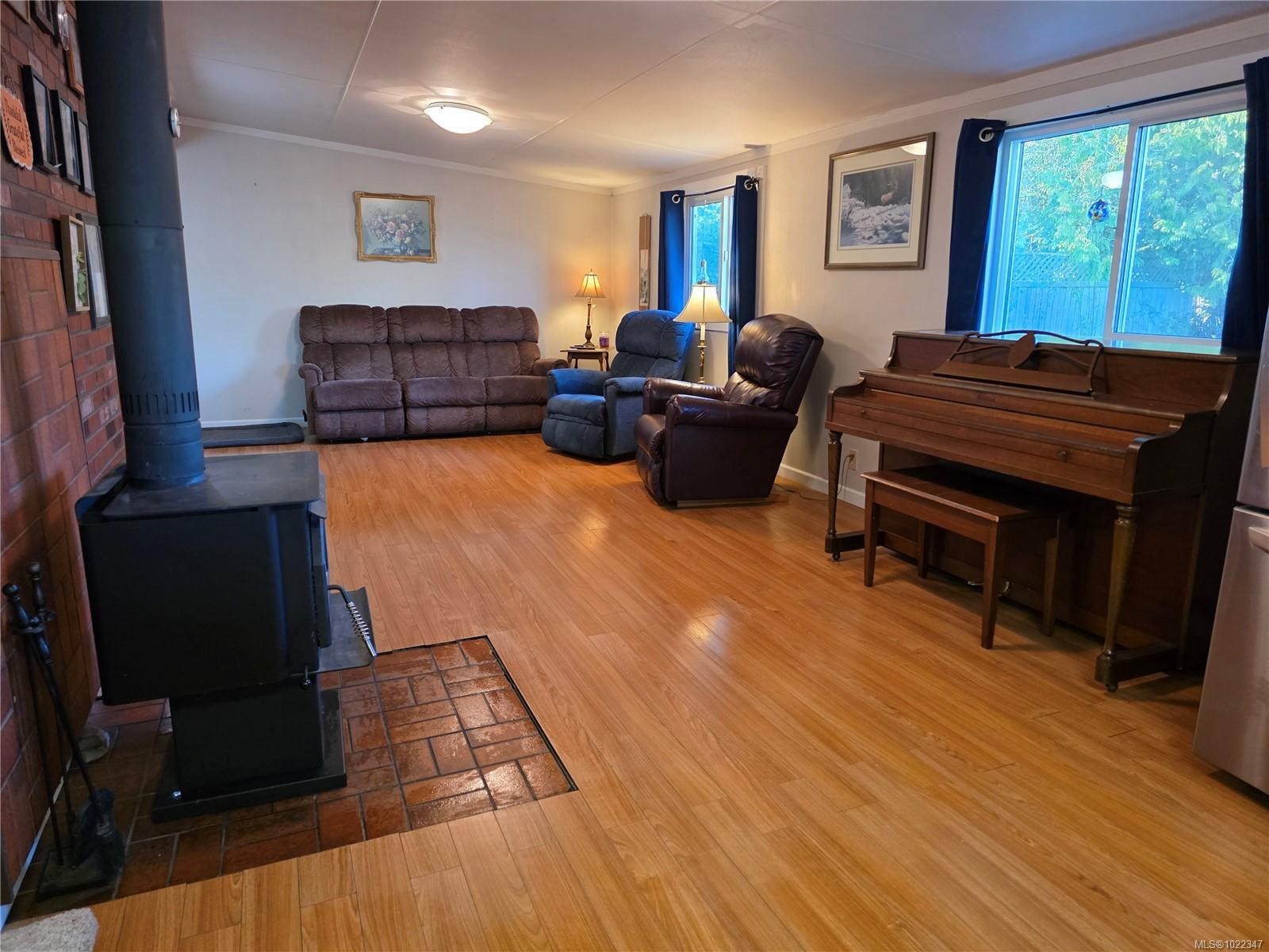 2114 Mckenzie Ave, Comox, BC