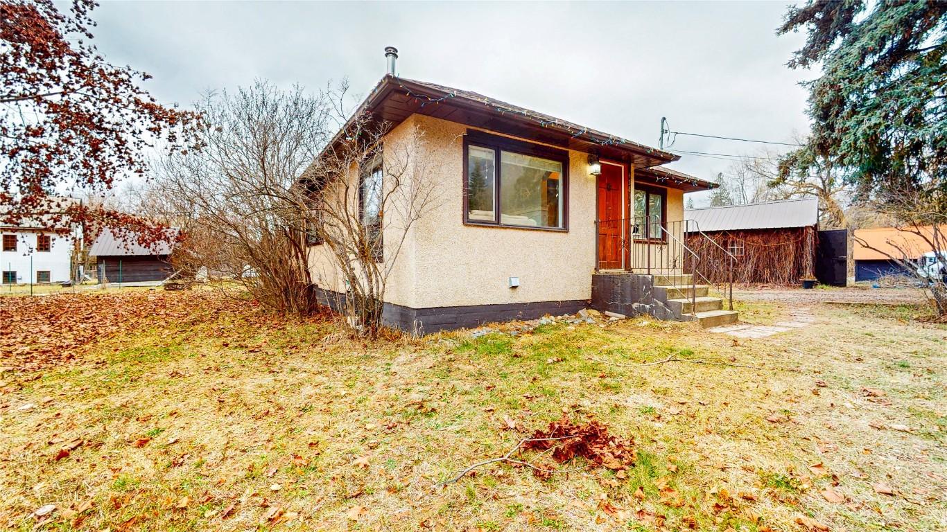 4581 Samuelson Road, Canyon, BC - Outdoor