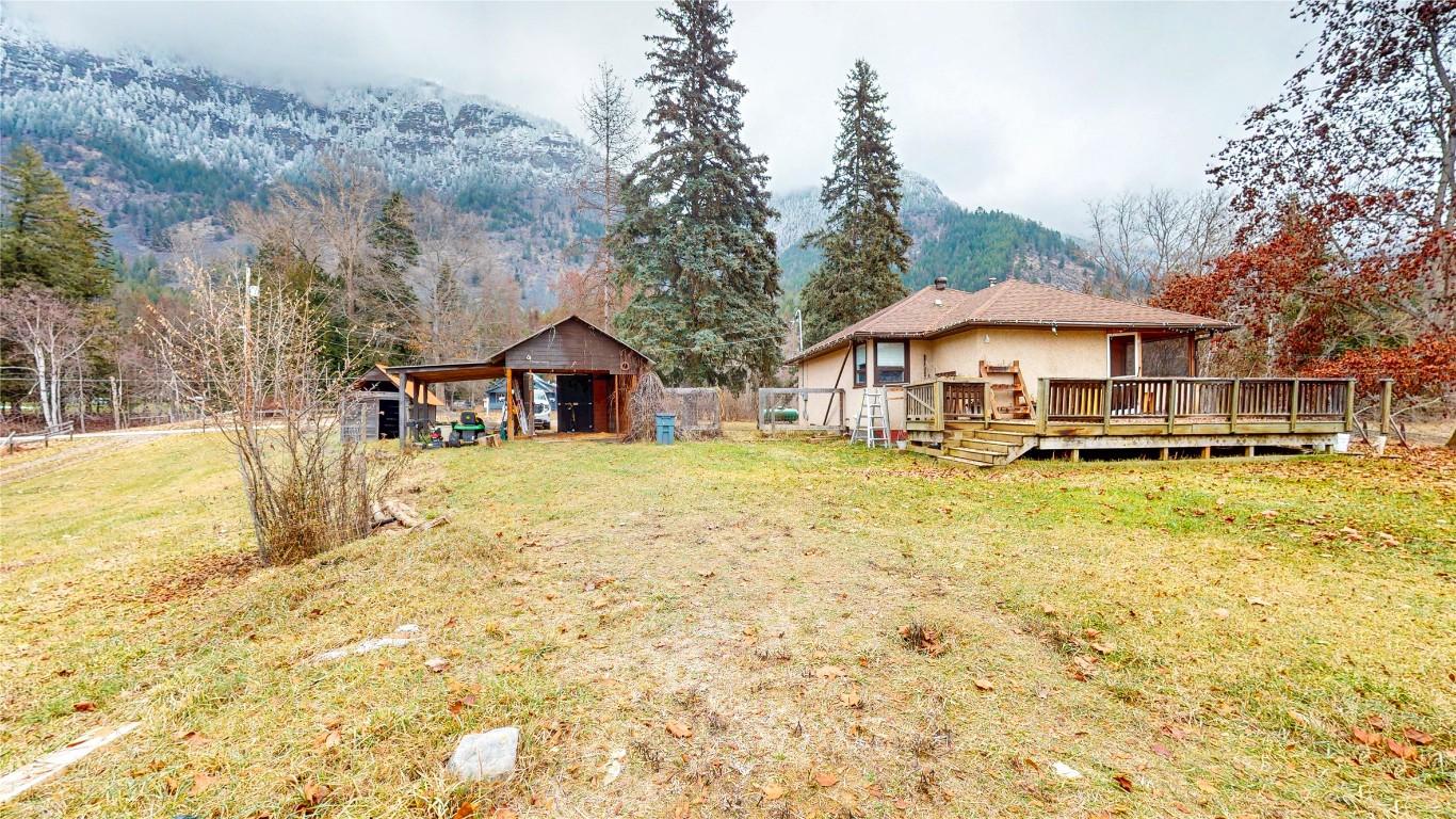 4581 Samuelson Road, Canyon, BC - Outdoor With Deck Patio Veranda