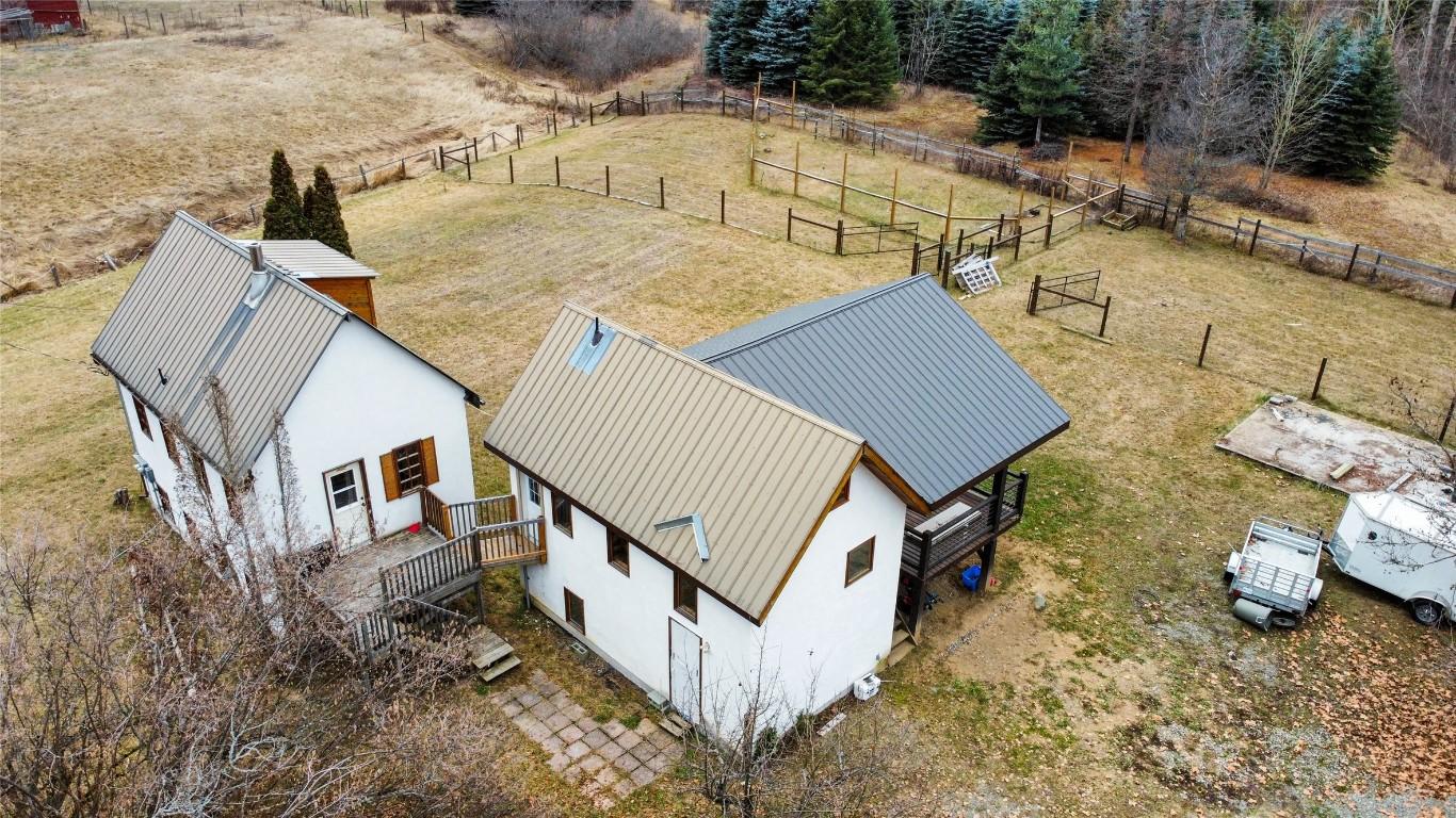 4581 Samuelson Road, Canyon, BC - Outdoor