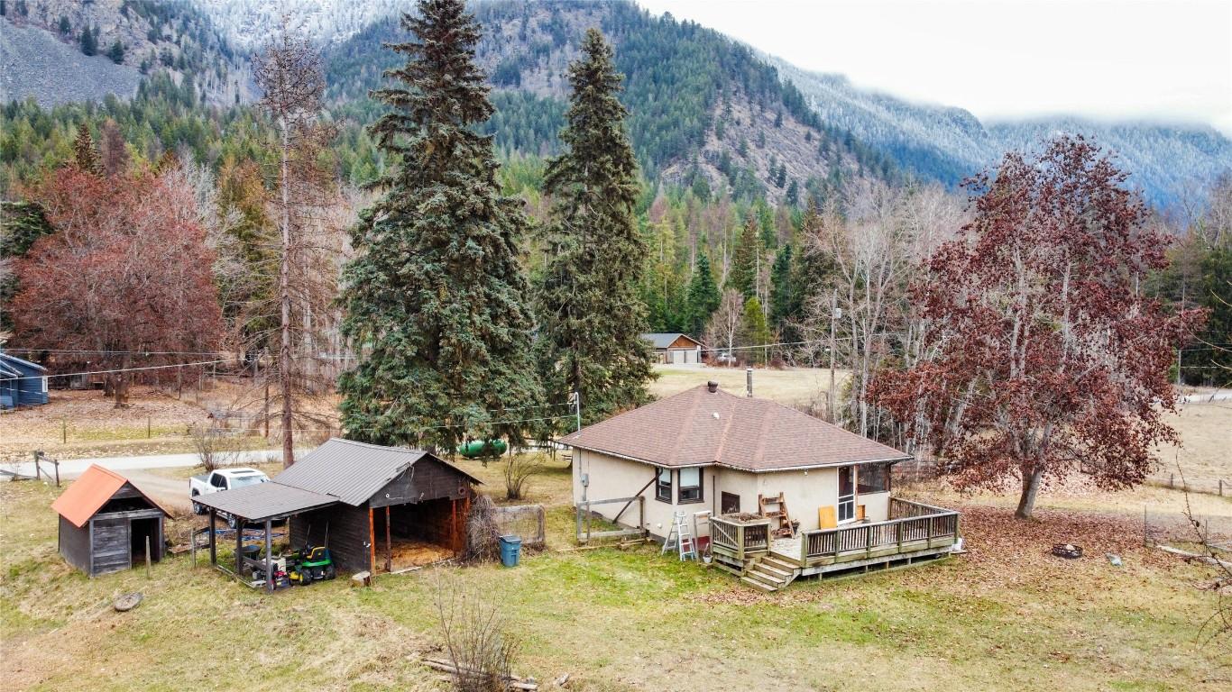 4581 Samuelson Road, Canyon, BC - Outdoor With View