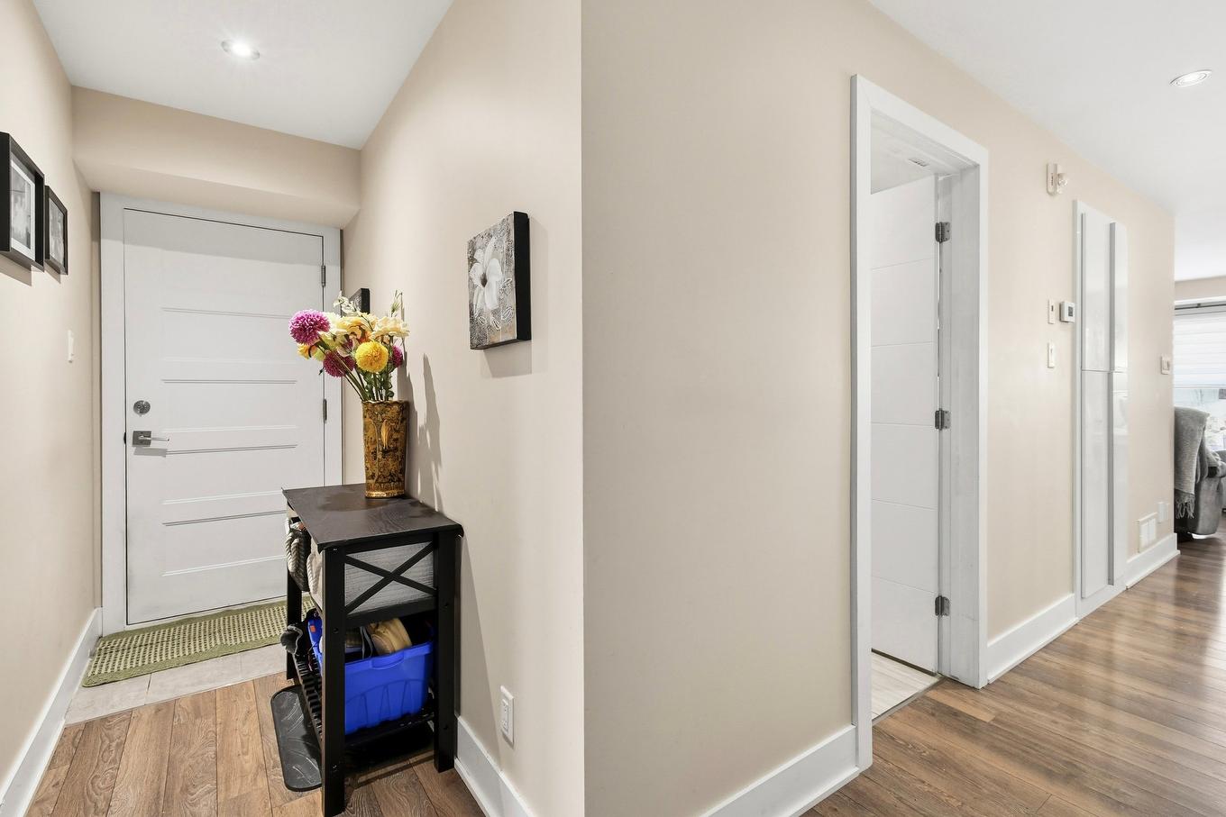 Hall d'entrée/Vestibule - 301-460 Av. De La Belle-Dame, La Prairie, QC - Indoor Photo Showing Other Room