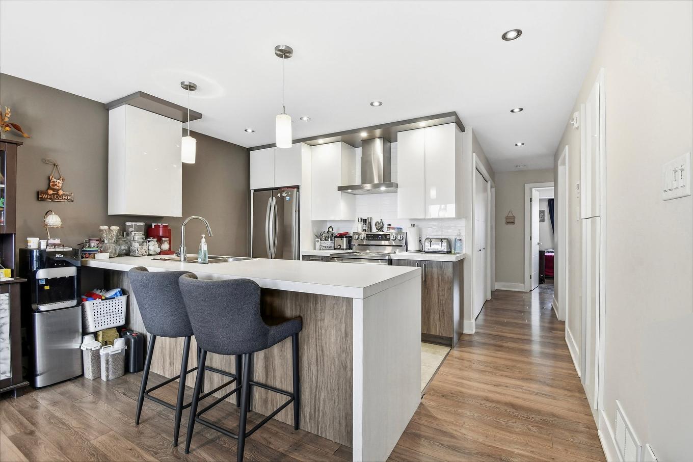 Cuisine - 301-460 Av. De La Belle-Dame, La Prairie, QC - Indoor Photo Showing Kitchen With Upgraded Kitchen