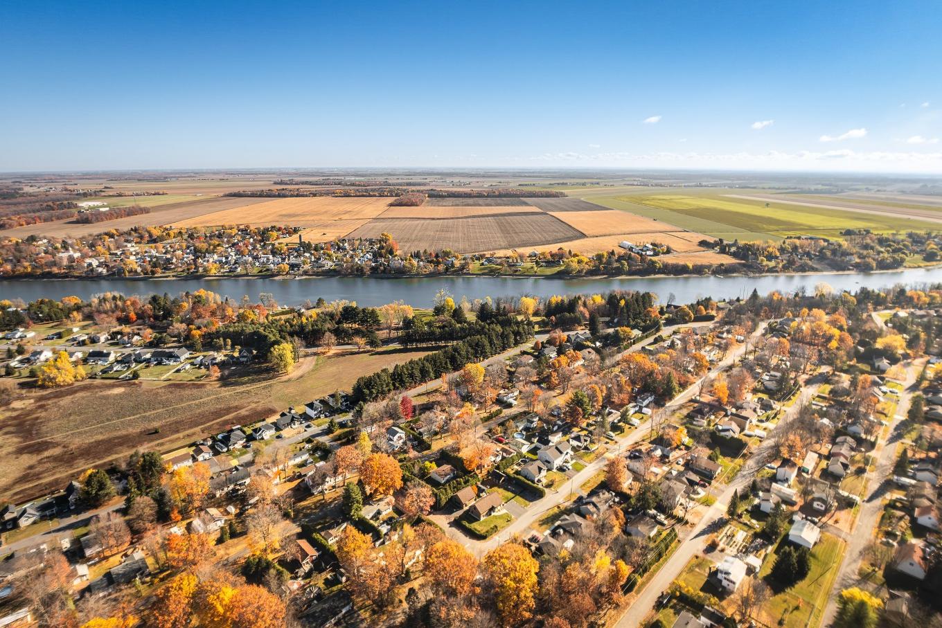 Aerial photo - 470 Rue Arthur-Priem, Saint-Roch-De-Richelieu, QC - Outdoor With Body Of Water With View