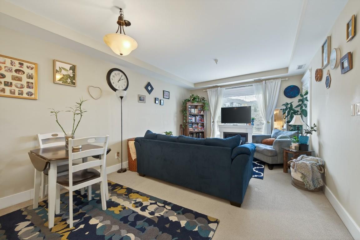 #301-975 Victoria W Street, Kamloops, BC - Indoor With Fireplace